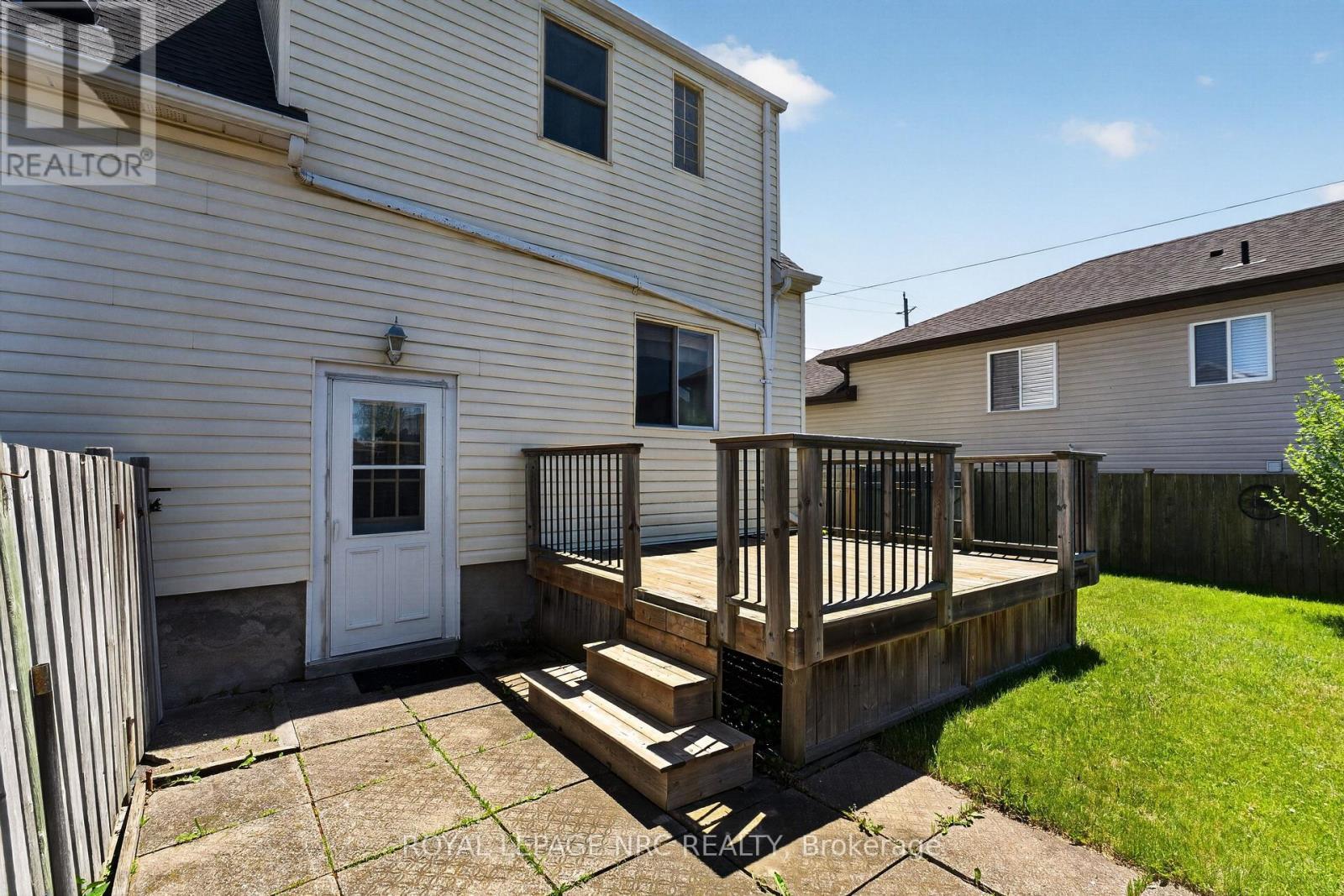 












71 SCHOLFIELD AVENUE S

,
Welland,




Ontario
L3B1N4

