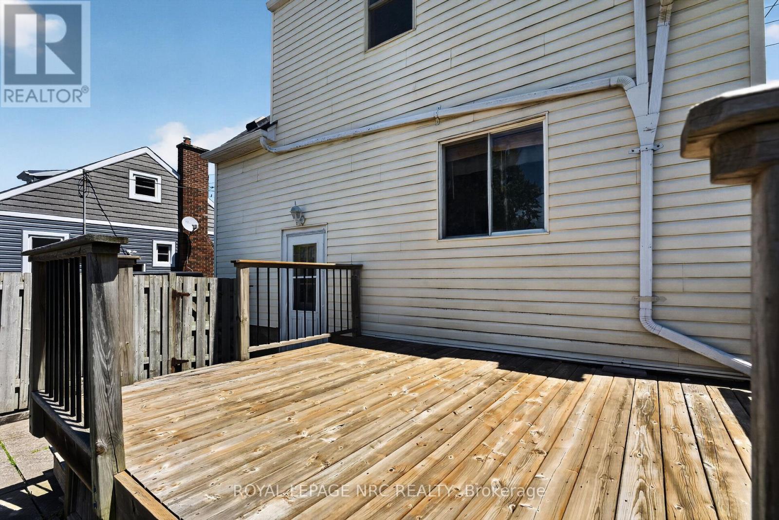 












71 SCHOLFIELD AVENUE S

,
Welland,




Ontario
L3B1N4

