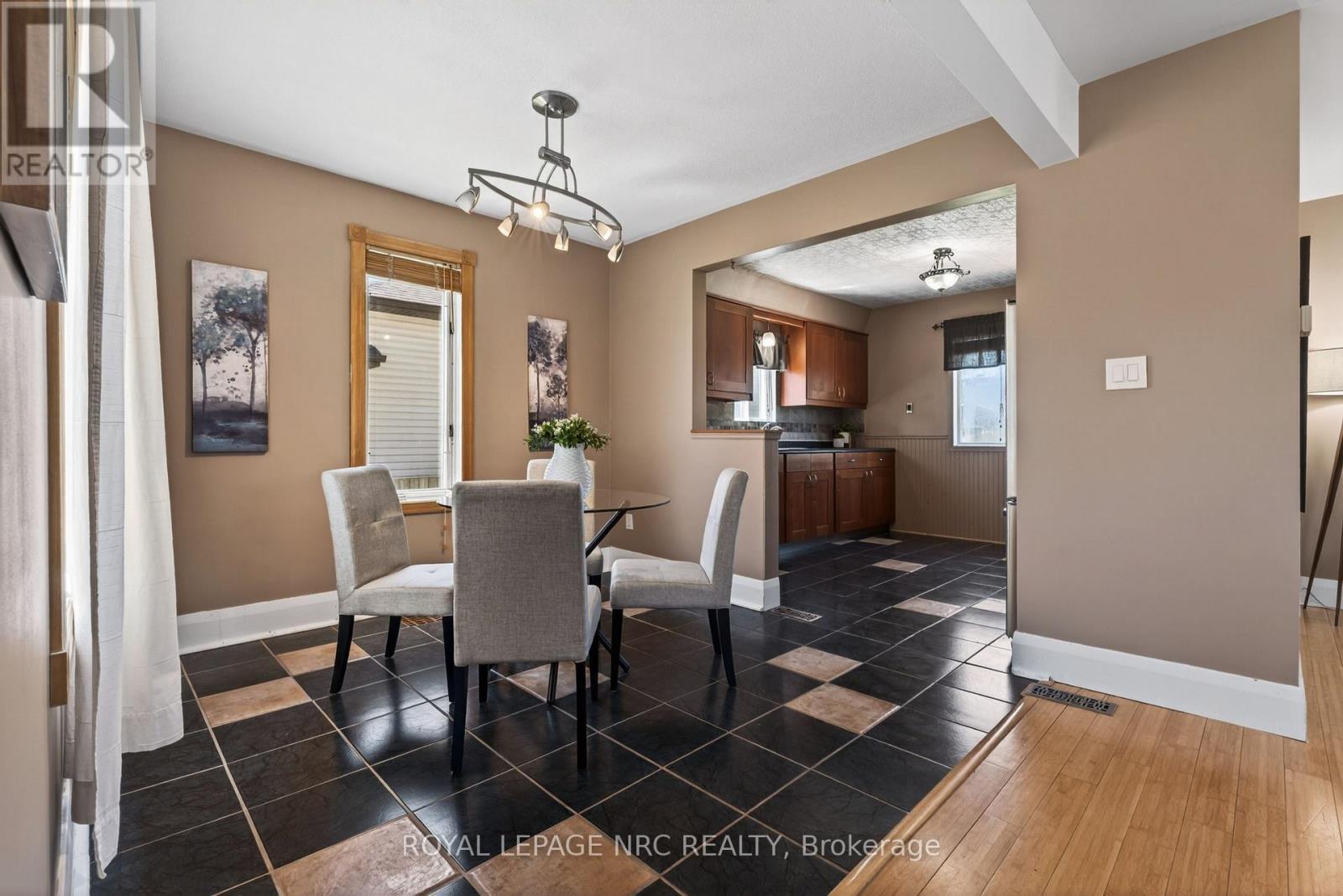 












71 SCHOLFIELD AVENUE S

,
Welland,




Ontario
L3B1N4

