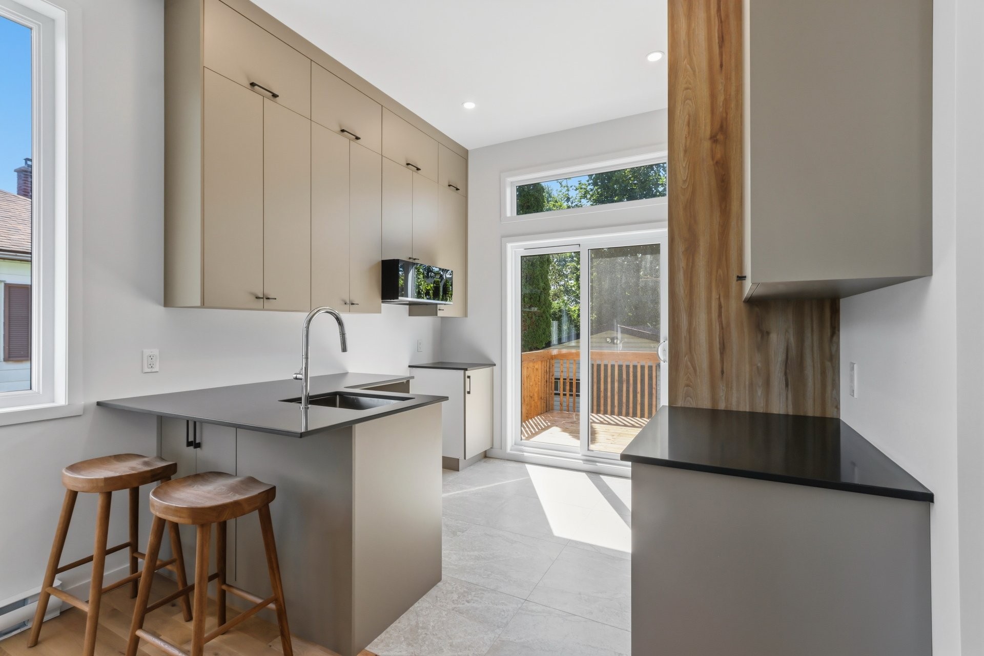 









8


Rue Tougas

,
Châteauguay,




QC
J6J2Z4

