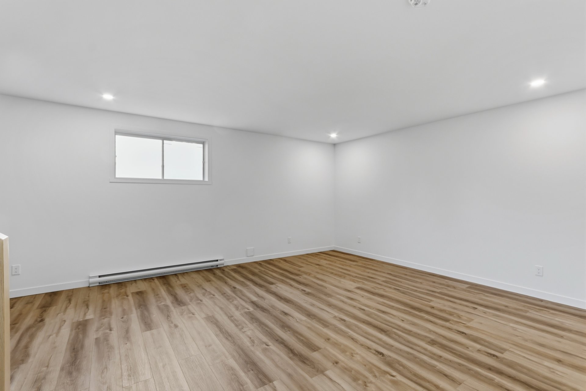 









8


Rue Tougas

,
Châteauguay,




QC
J6J2Z4

