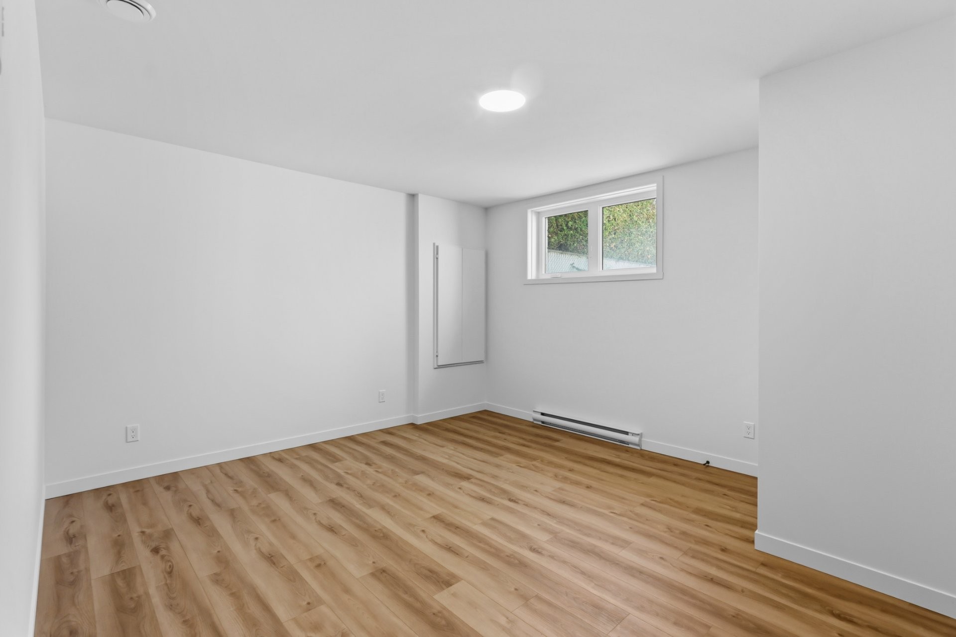 









8


Rue Tougas

,
Châteauguay,




QC
J6J2Z4

