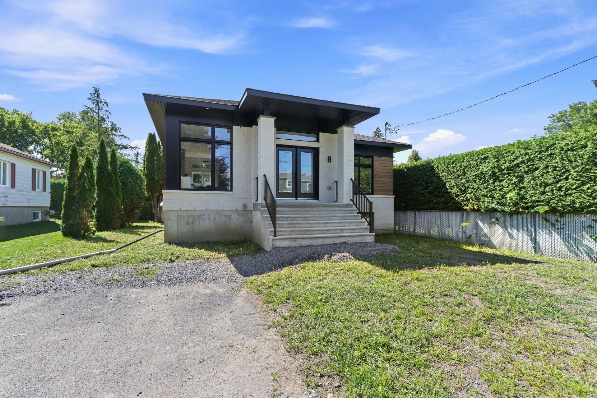









8


Rue Tougas

,
Châteauguay,




QC
J6J2Z4

