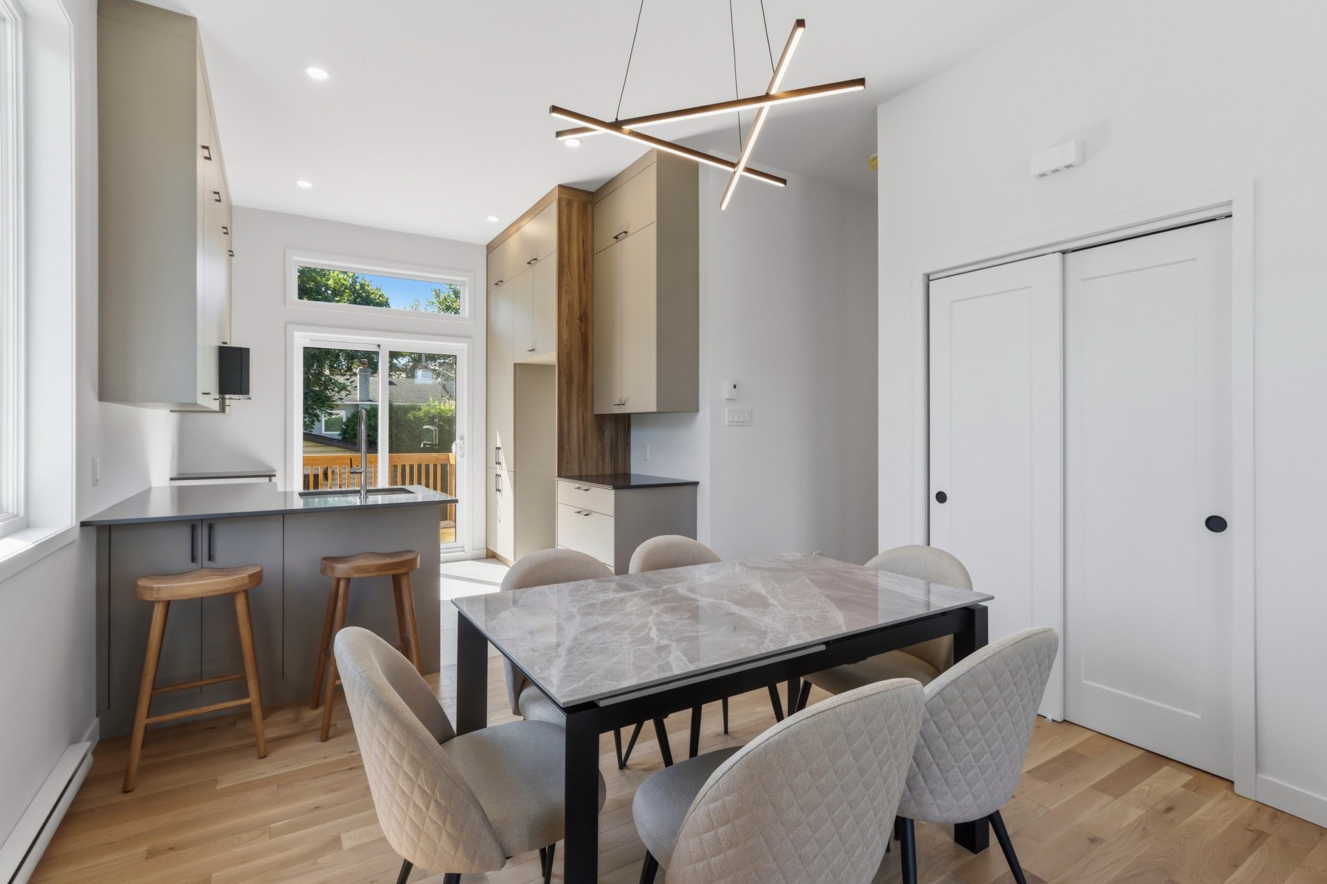 









8


Rue Tougas

,
Châteauguay,




QC
J6J2Z4

