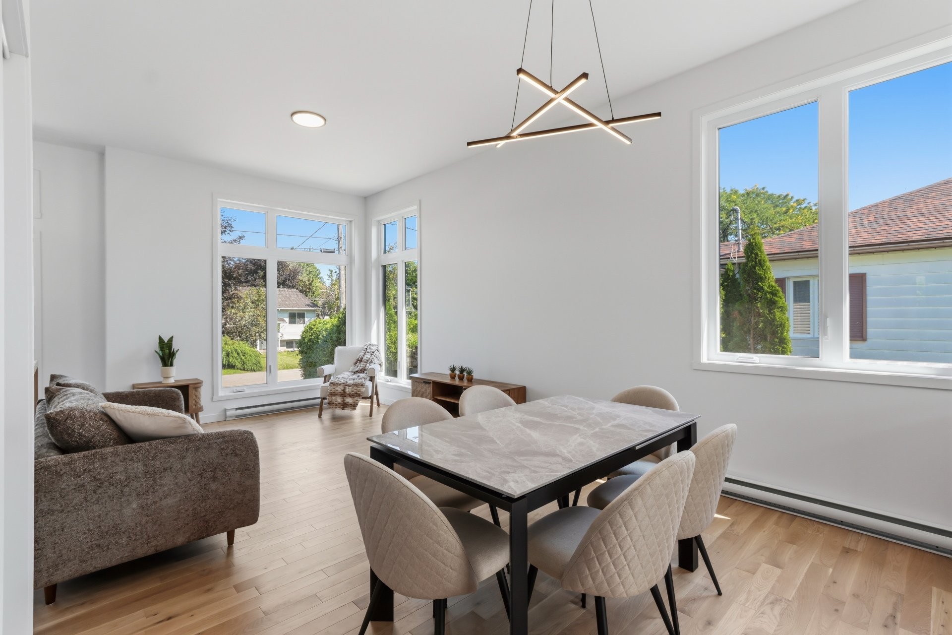 









8


Rue Tougas

,
Châteauguay,




QC
J6J2Z4

