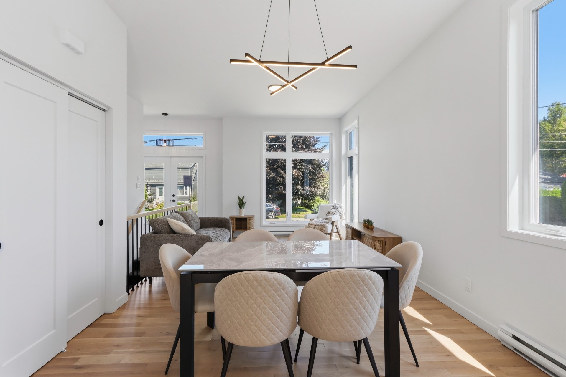 









8


Rue Tougas

,
Châteauguay,




QC
J6J2Z4

