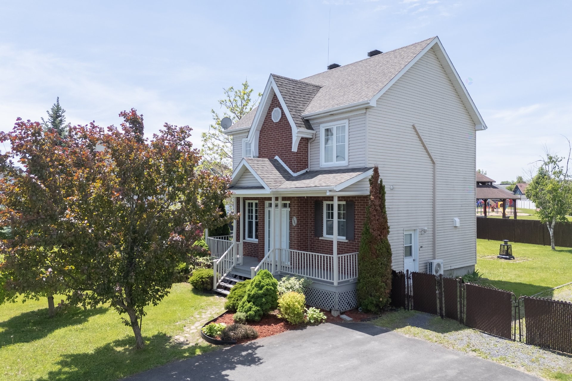 









294


Rue du Ruisseau

,
Napierville,




QC
J0J1L0

