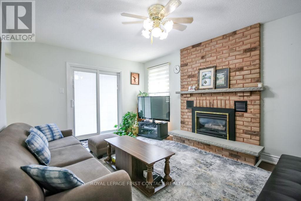 












51 CARTWRIGHT DRIVE

,
Barrie,




Ontario
L4M6G3

