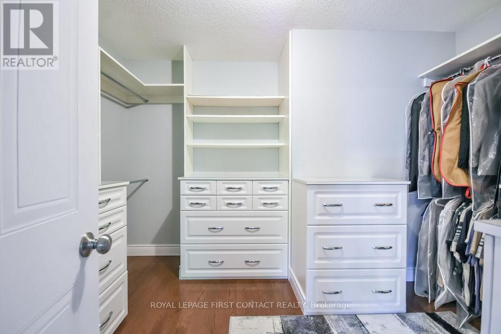












51 CARTWRIGHT DRIVE

,
Barrie,




Ontario
L4M6G3

