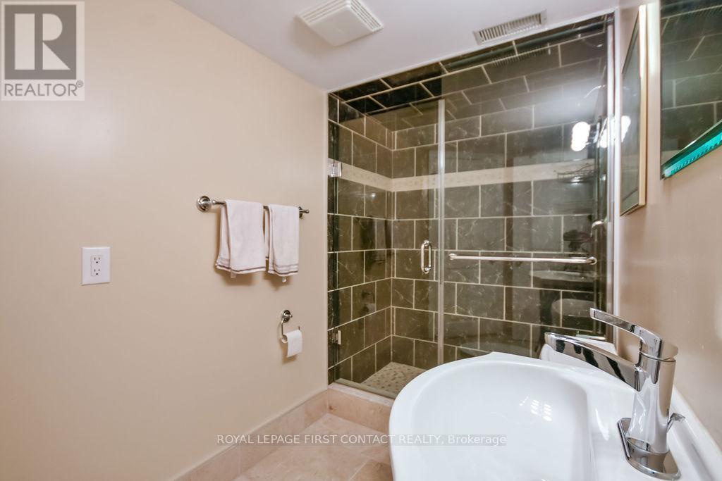 












51 CARTWRIGHT DRIVE

,
Barrie,




Ontario
L4M6G3

