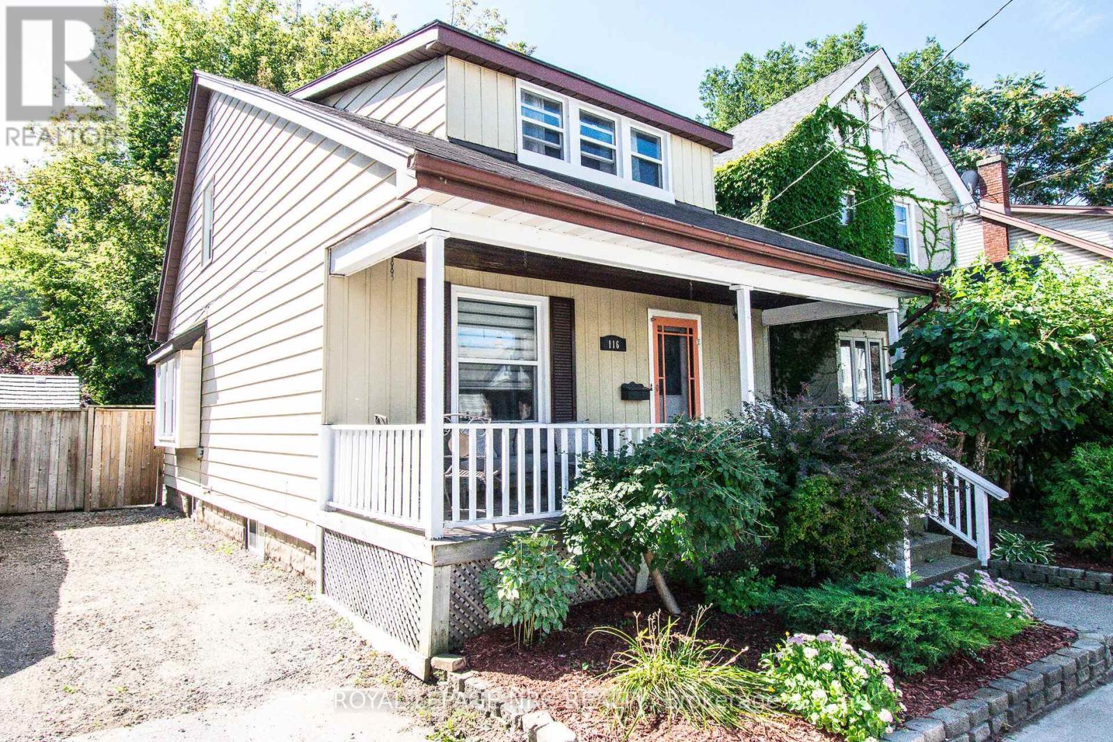 












116 LOWELL AVENUE

,
St. Catharines (Downtown),




Ontario
L2R2E2

