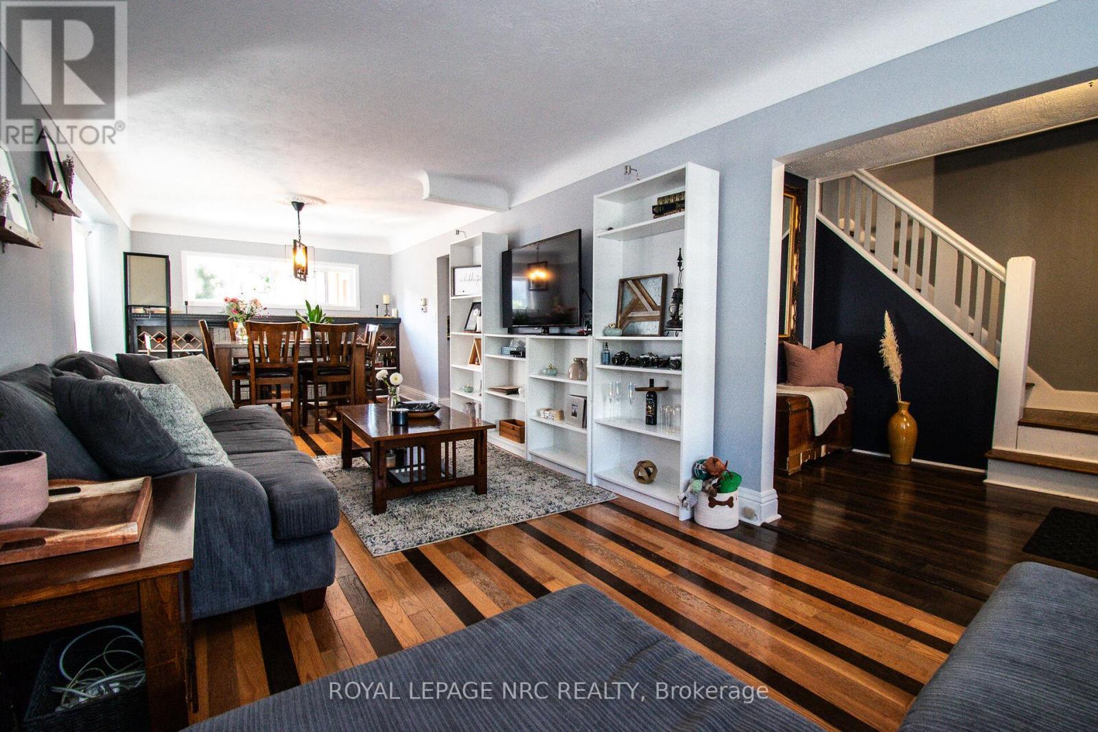 












116 LOWELL AVENUE

,
St. Catharines (Downtown),




Ontario
L2R2E2

