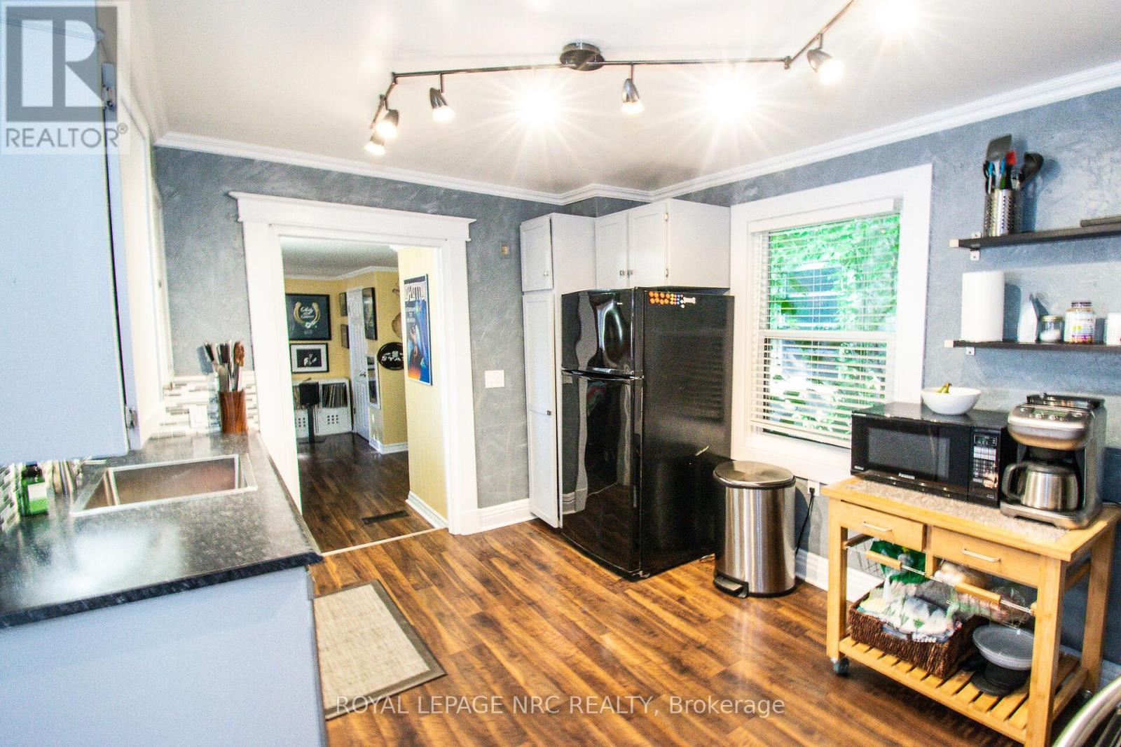 












116 LOWELL AVENUE

,
St. Catharines (Downtown),




Ontario
L2R2E2

