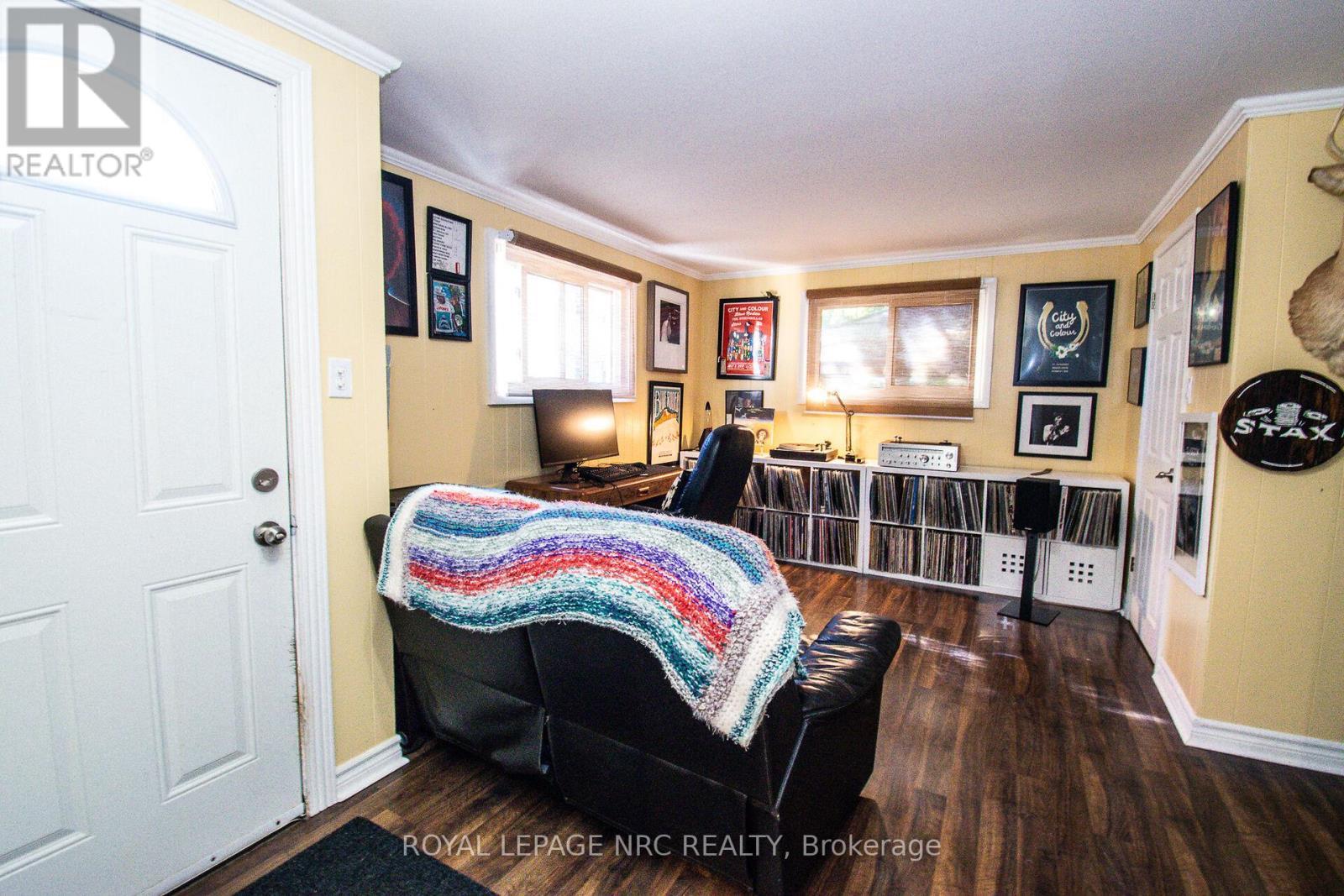 












116 LOWELL AVENUE

,
St. Catharines (Downtown),




Ontario
L2R2E2

