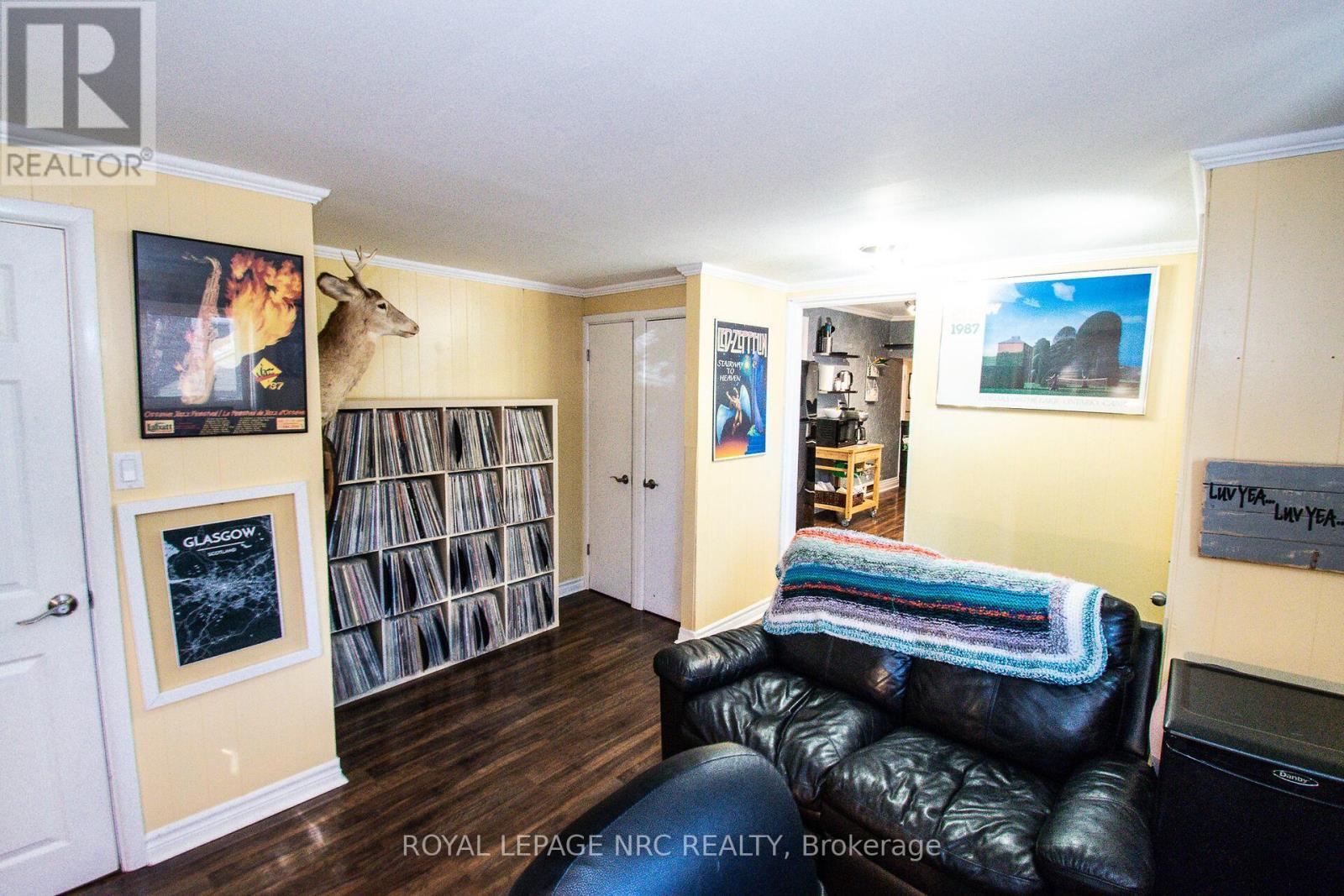 












116 LOWELL AVENUE

,
St. Catharines (Downtown),




Ontario
L2R2E2

