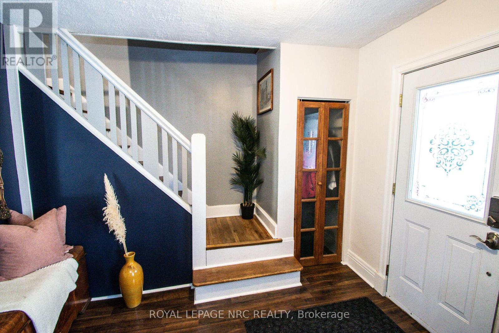 












116 LOWELL AVENUE

,
St. Catharines (Downtown),




Ontario
L2R2E2

