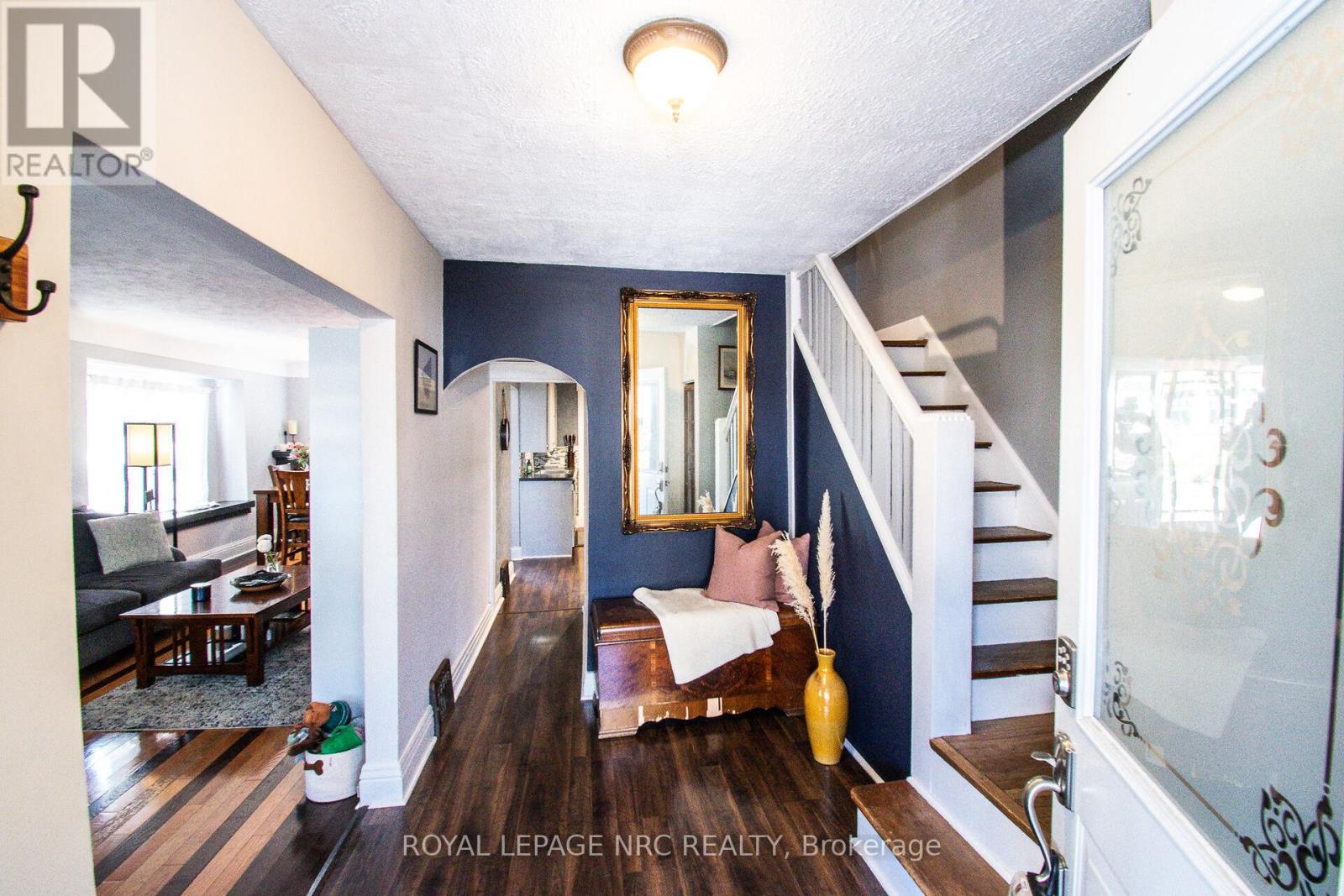












116 LOWELL AVENUE

,
St. Catharines (Downtown),




Ontario
L2R2E2

