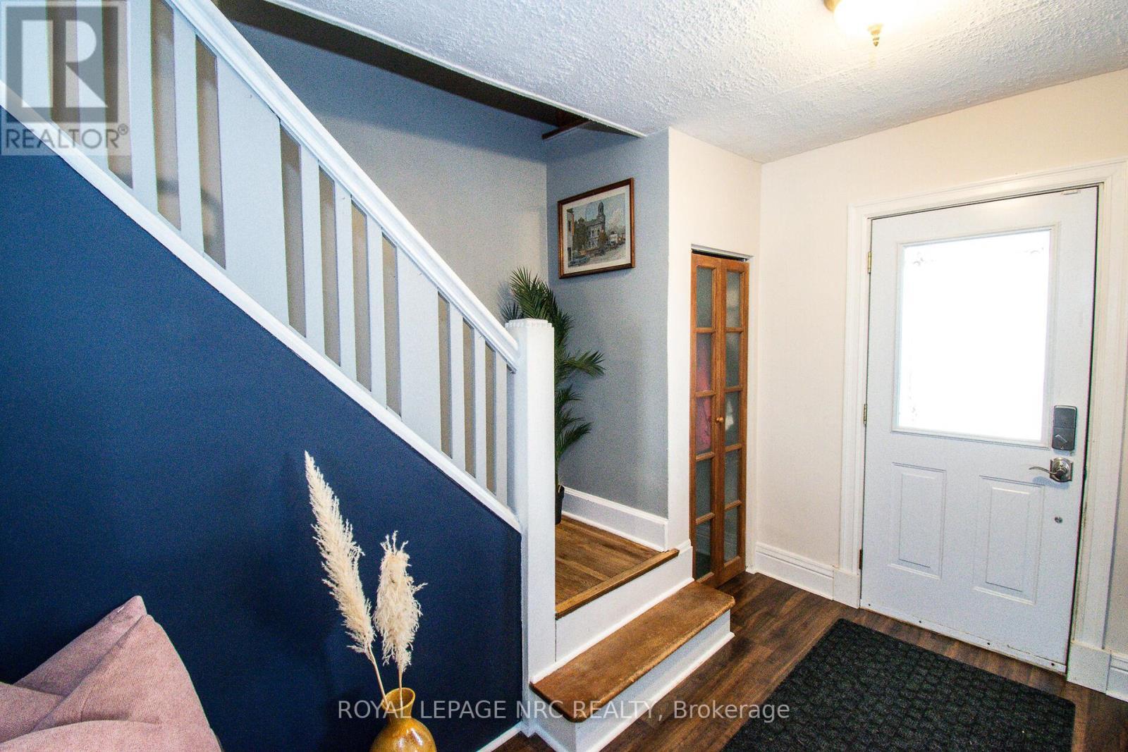 












116 LOWELL AVENUE

,
St. Catharines (Downtown),




Ontario
L2R2E2

