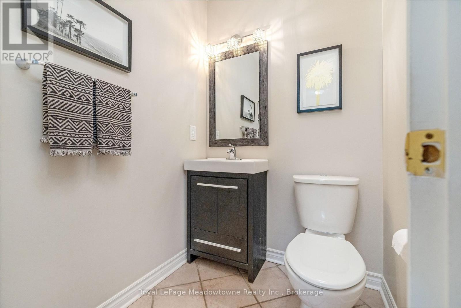 












40 - 2960 HEADON FOREST DRIVE

,
Burlington (Headon),




Ontario
L7M4G5

