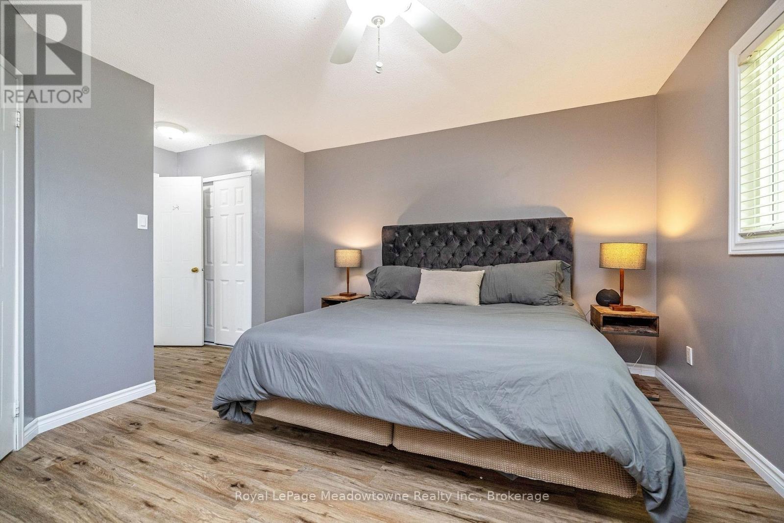 












40 - 2960 HEADON FOREST DRIVE

,
Burlington (Headon),




Ontario
L7M4G5

