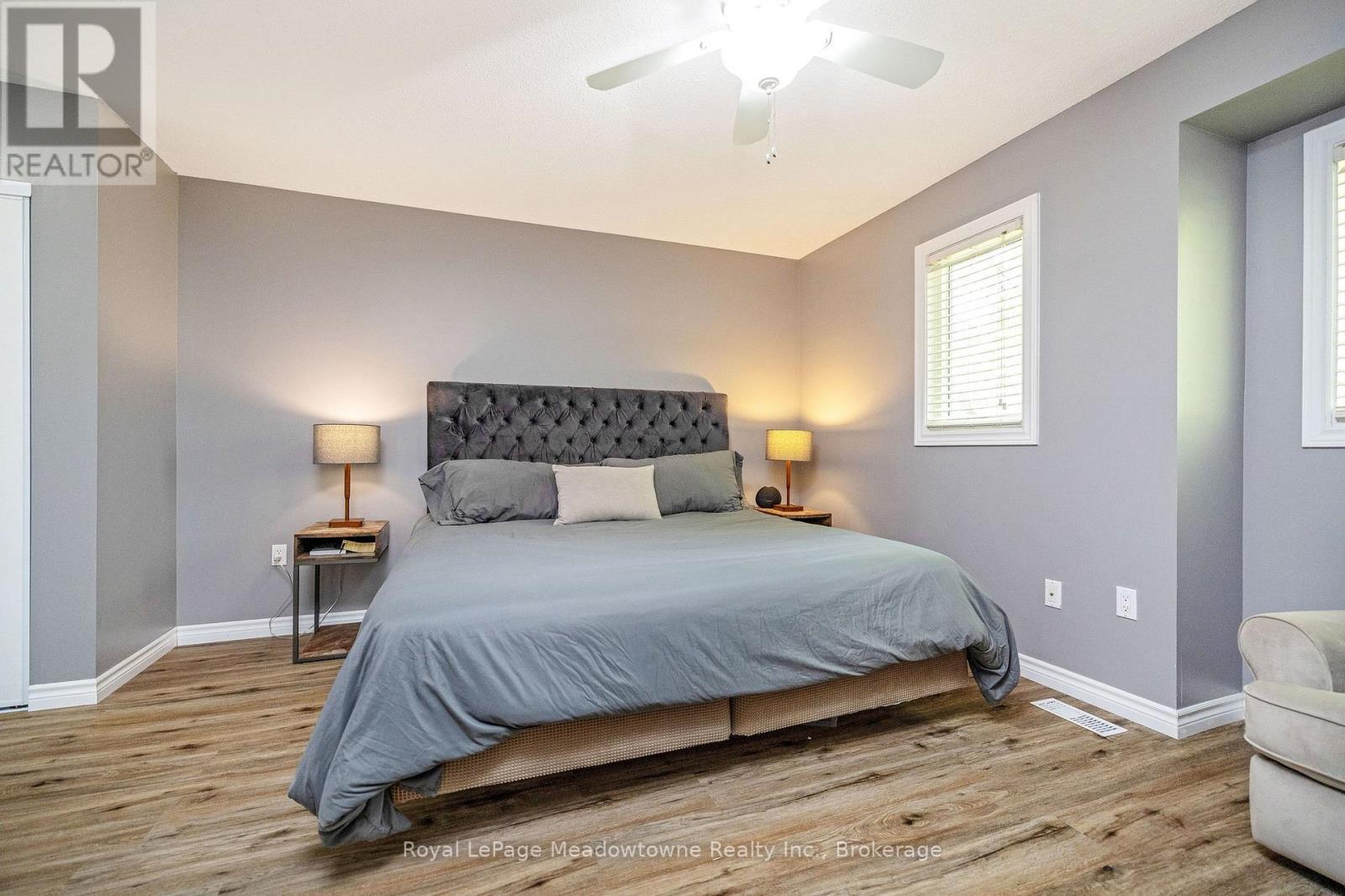 












40 - 2960 HEADON FOREST DRIVE

,
Burlington (Headon),




Ontario
L7M4G5

