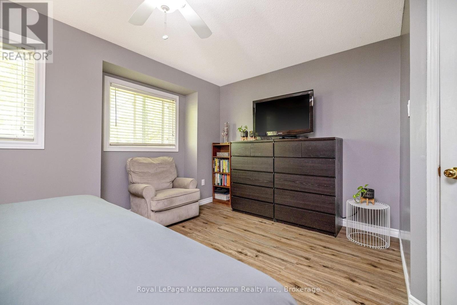 












40 - 2960 HEADON FOREST DRIVE

,
Burlington (Headon),




Ontario
L7M4G5

