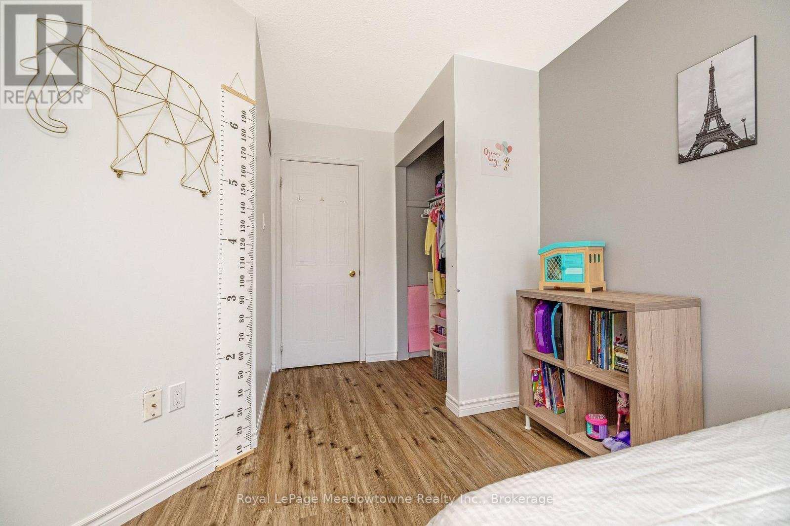 












40 - 2960 HEADON FOREST DRIVE

,
Burlington (Headon),




Ontario
L7M4G5

