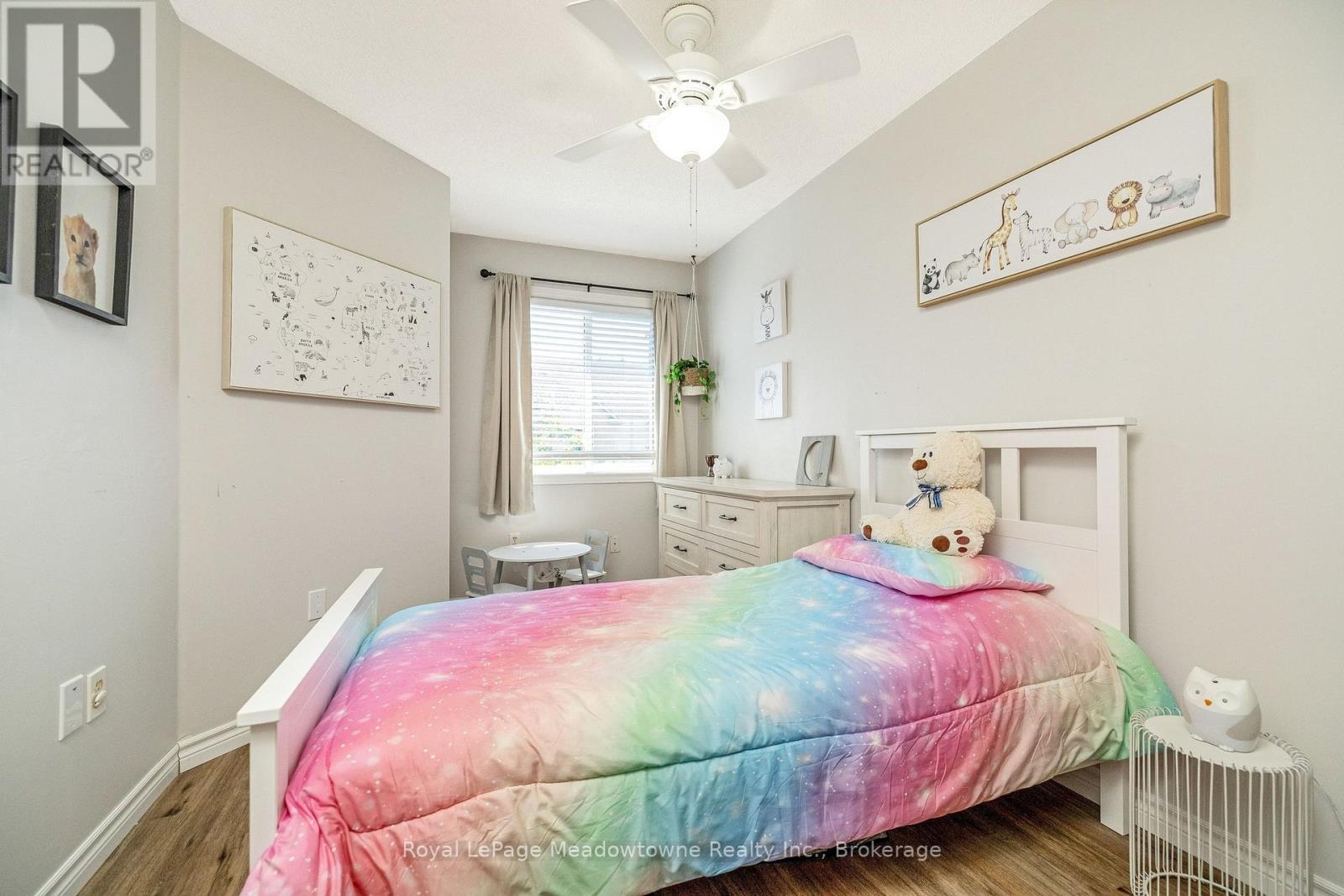 












40 - 2960 HEADON FOREST DRIVE

,
Burlington (Headon),




Ontario
L7M4G5

