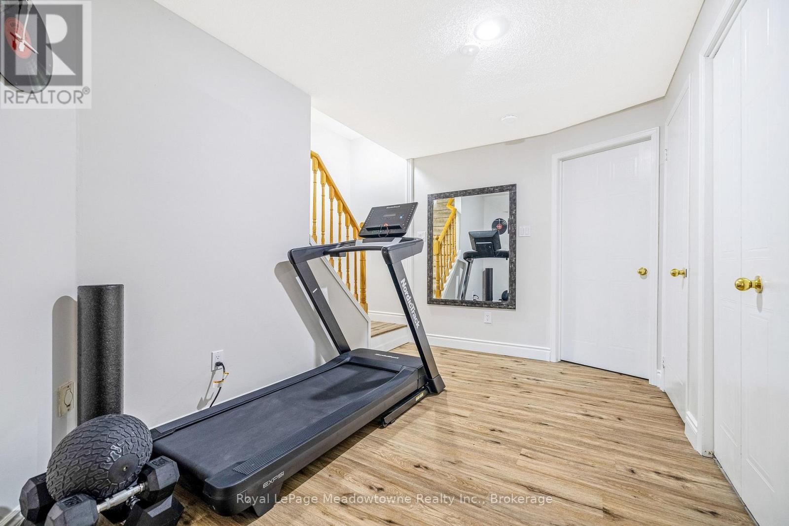 












40 - 2960 HEADON FOREST DRIVE

,
Burlington (Headon),




Ontario
L7M4G5


