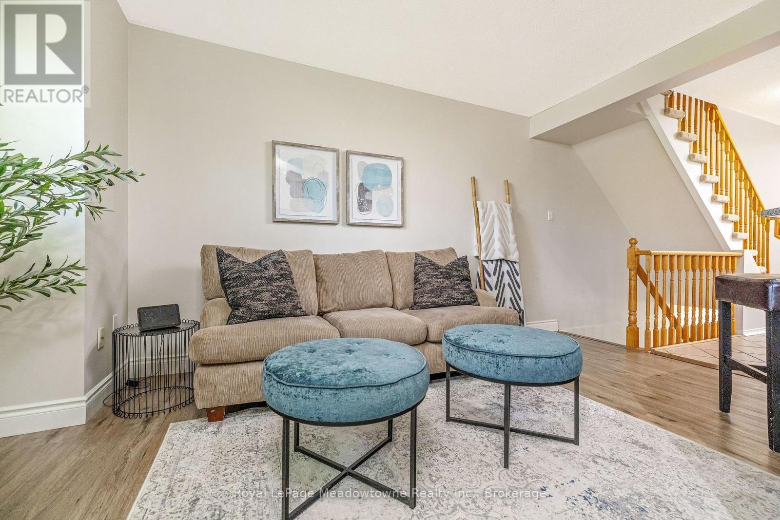 












40 - 2960 HEADON FOREST DRIVE

,
Burlington (Headon),




Ontario
L7M4G5

