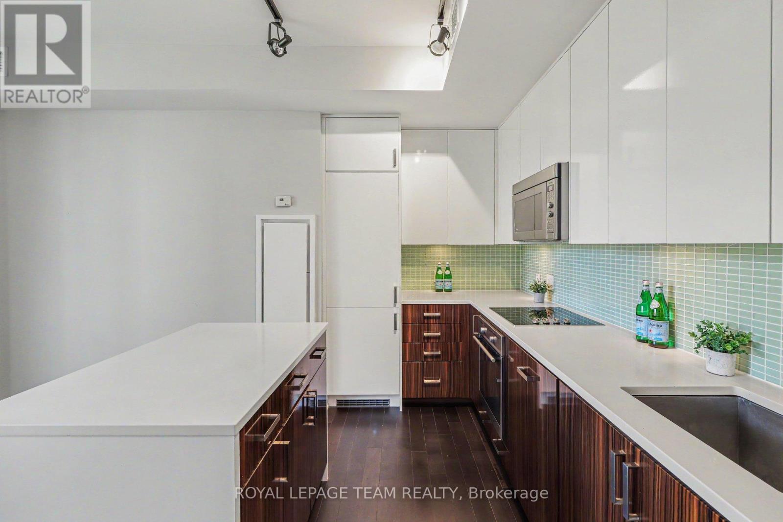 












310 - 300 LISGAR STREET E

,
Ottawa,




Ontario
K2P0E2


