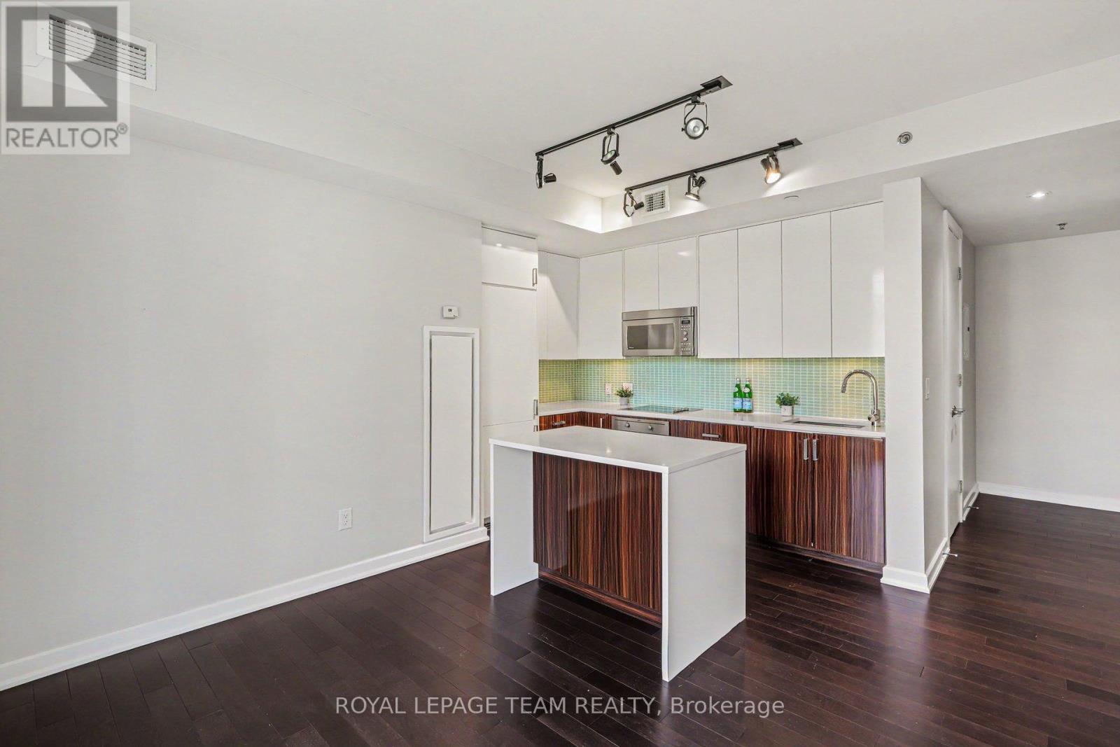 












310 - 300 LISGAR STREET E

,
Ottawa,




Ontario
K2P0E2

