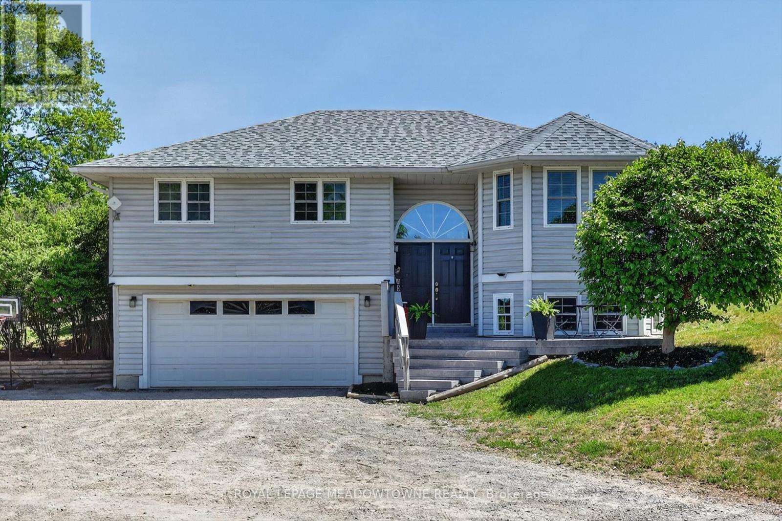 












1073 SERPENT MOUNDS ROAD

,
Otonabee-South Monaghan,




Ontario
K0L2G0

