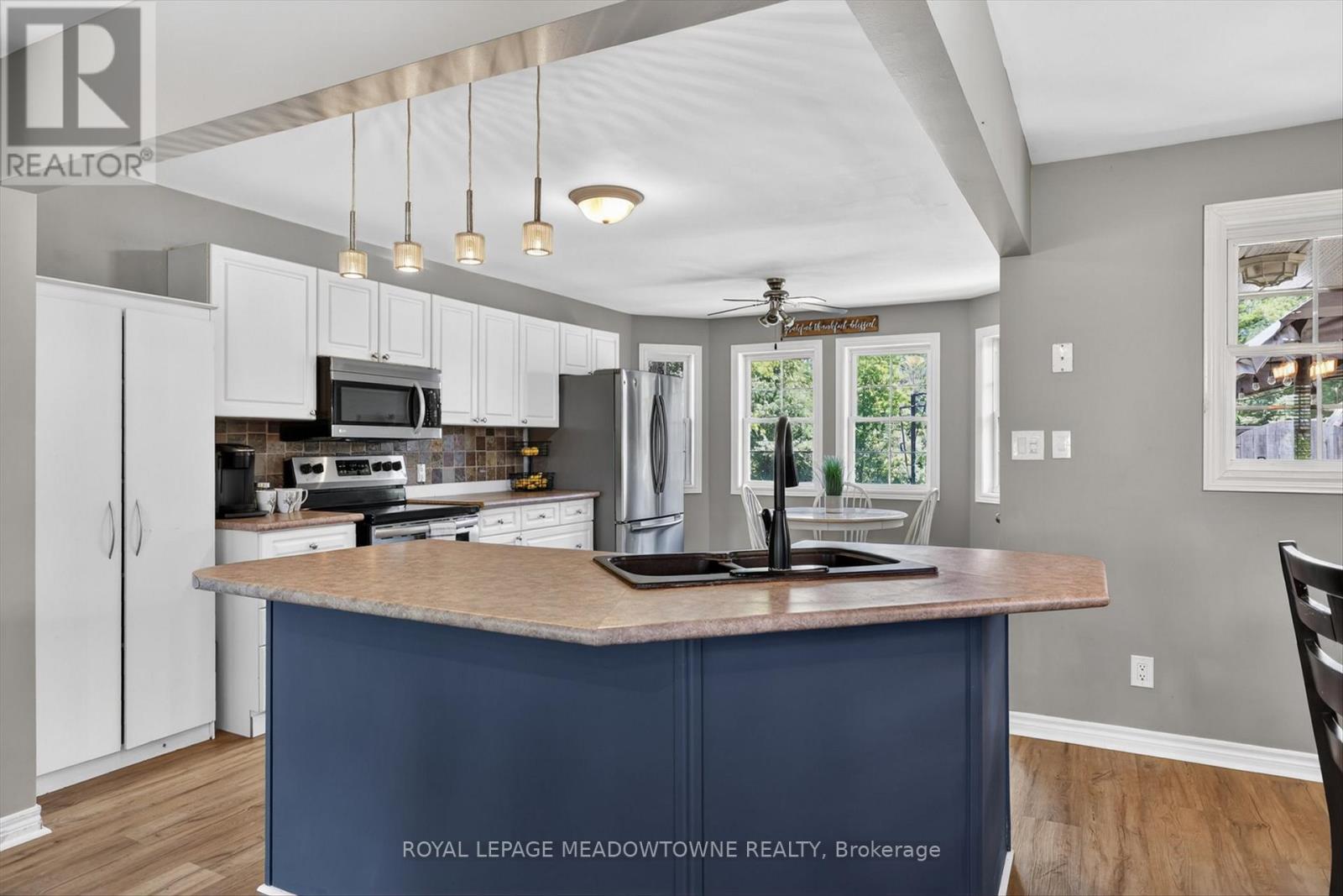 












1073 SERPENT MOUNDS ROAD

,
Otonabee-South Monaghan,




Ontario
K0L2G0

