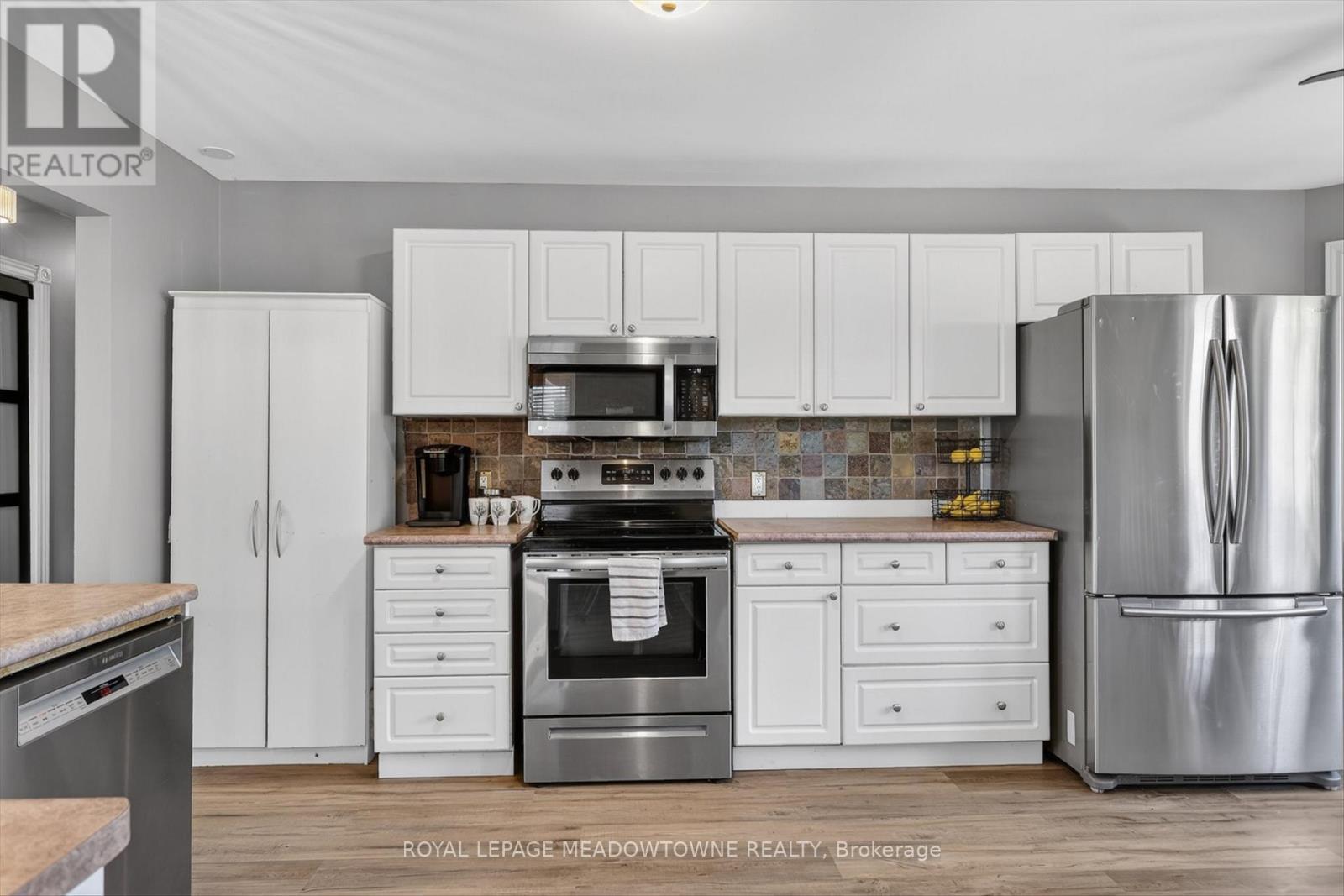 












1073 SERPENT MOUNDS ROAD

,
Otonabee-South Monaghan,




Ontario
K0L2G0

