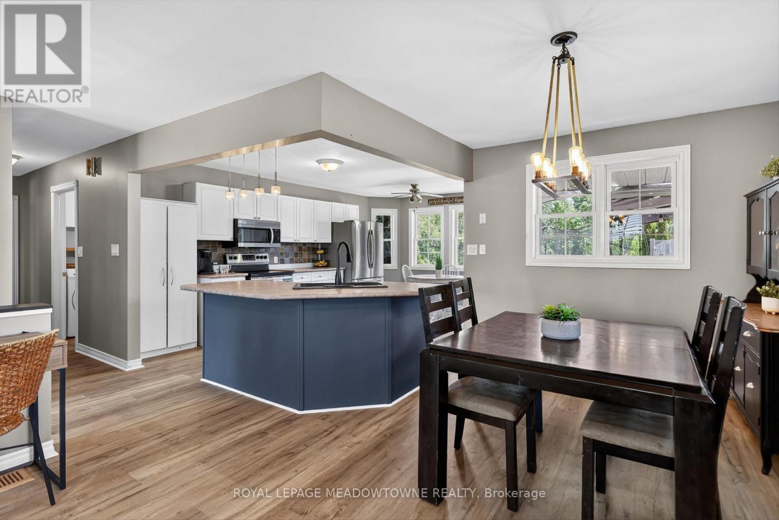 












1073 SERPENT MOUNDS ROAD

,
Otonabee-South Monaghan,




Ontario
K0L2G0

