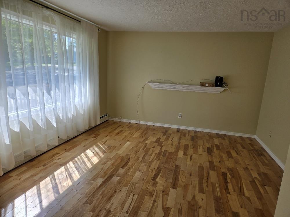 












42 McLean Street

,
Truro,




NS
B2N 4V9

