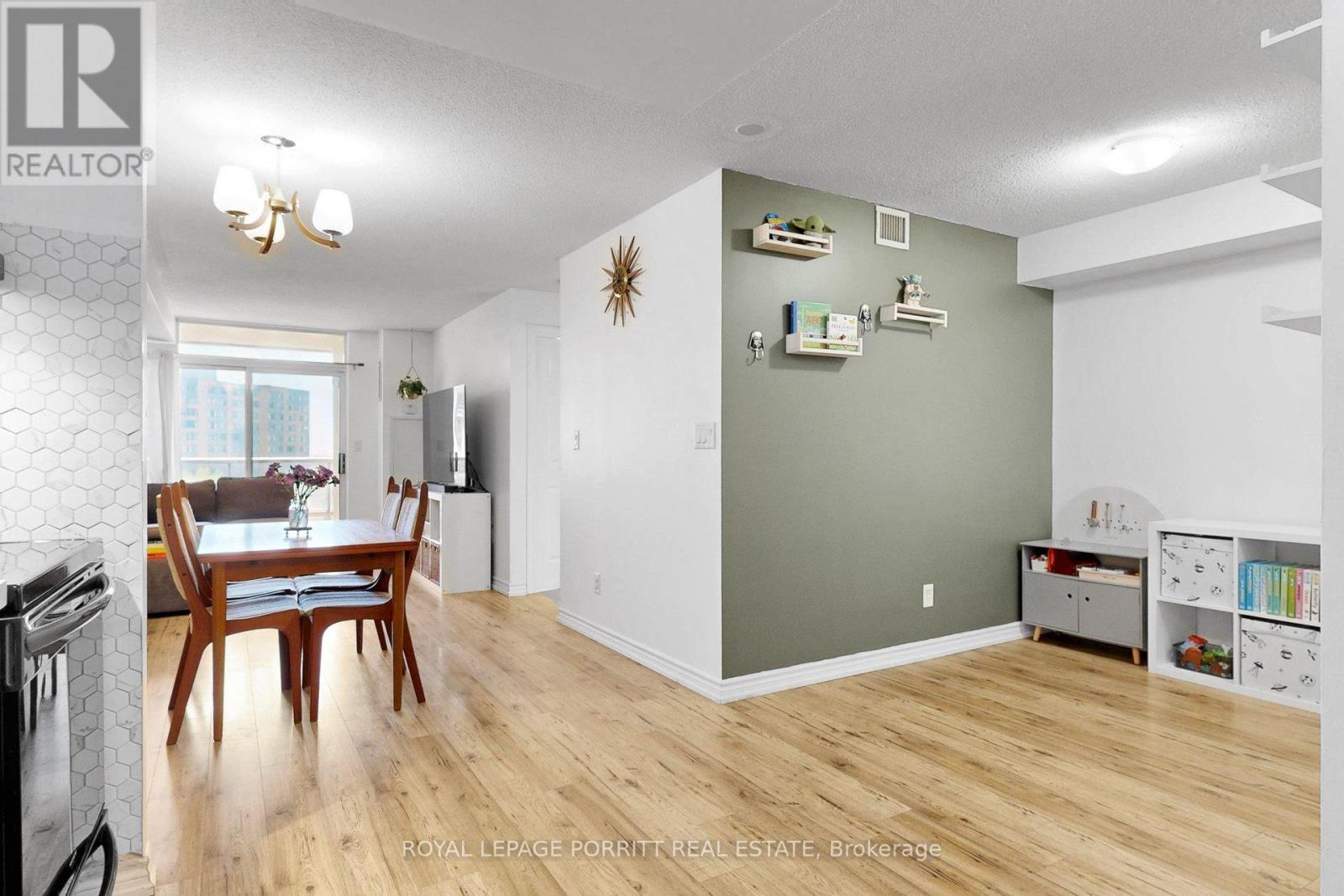 












927 - 3888 DUKE OF YORK BOULEVARD

,
Mississauga,




Ontario
L5A4P5

