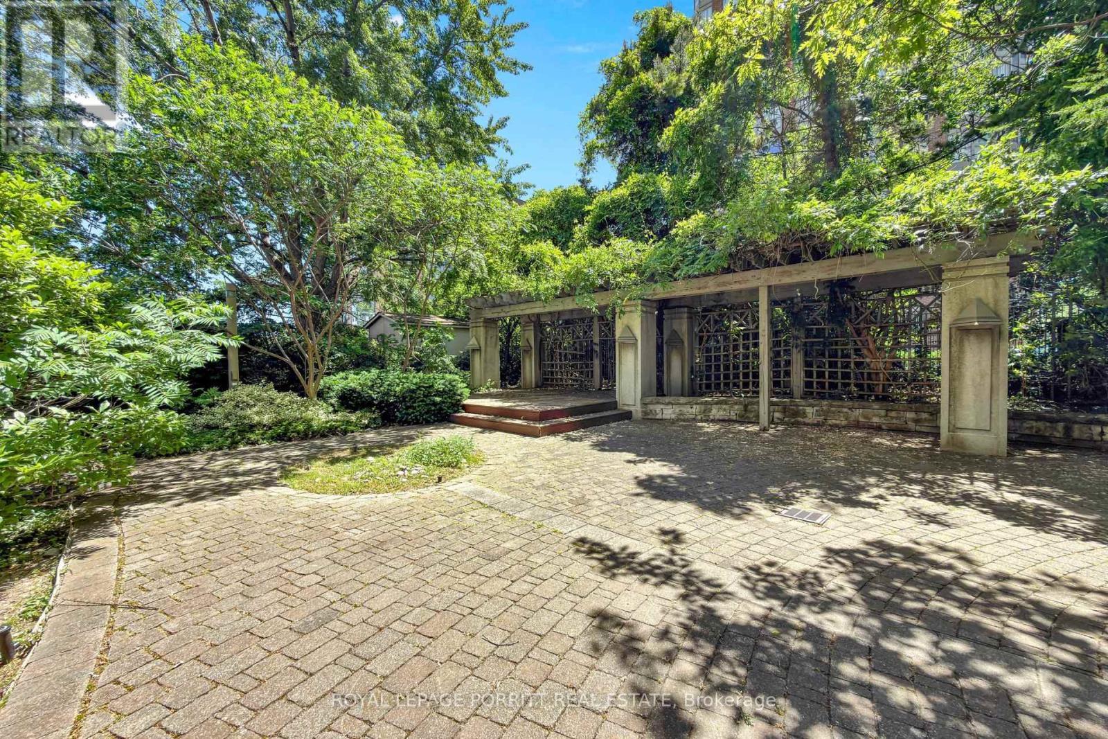 












927 - 3888 DUKE OF YORK BOULEVARD

,
Mississauga,




Ontario
L5A4P5


