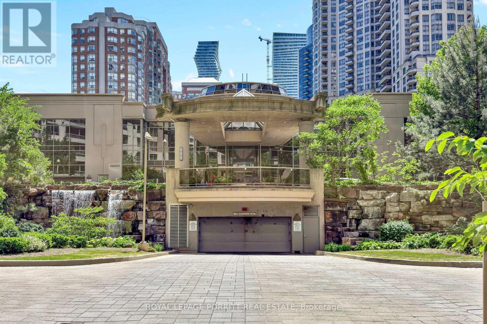 












927 - 3888 DUKE OF YORK BOULEVARD

,
Mississauga,




Ontario
L5A4P5

