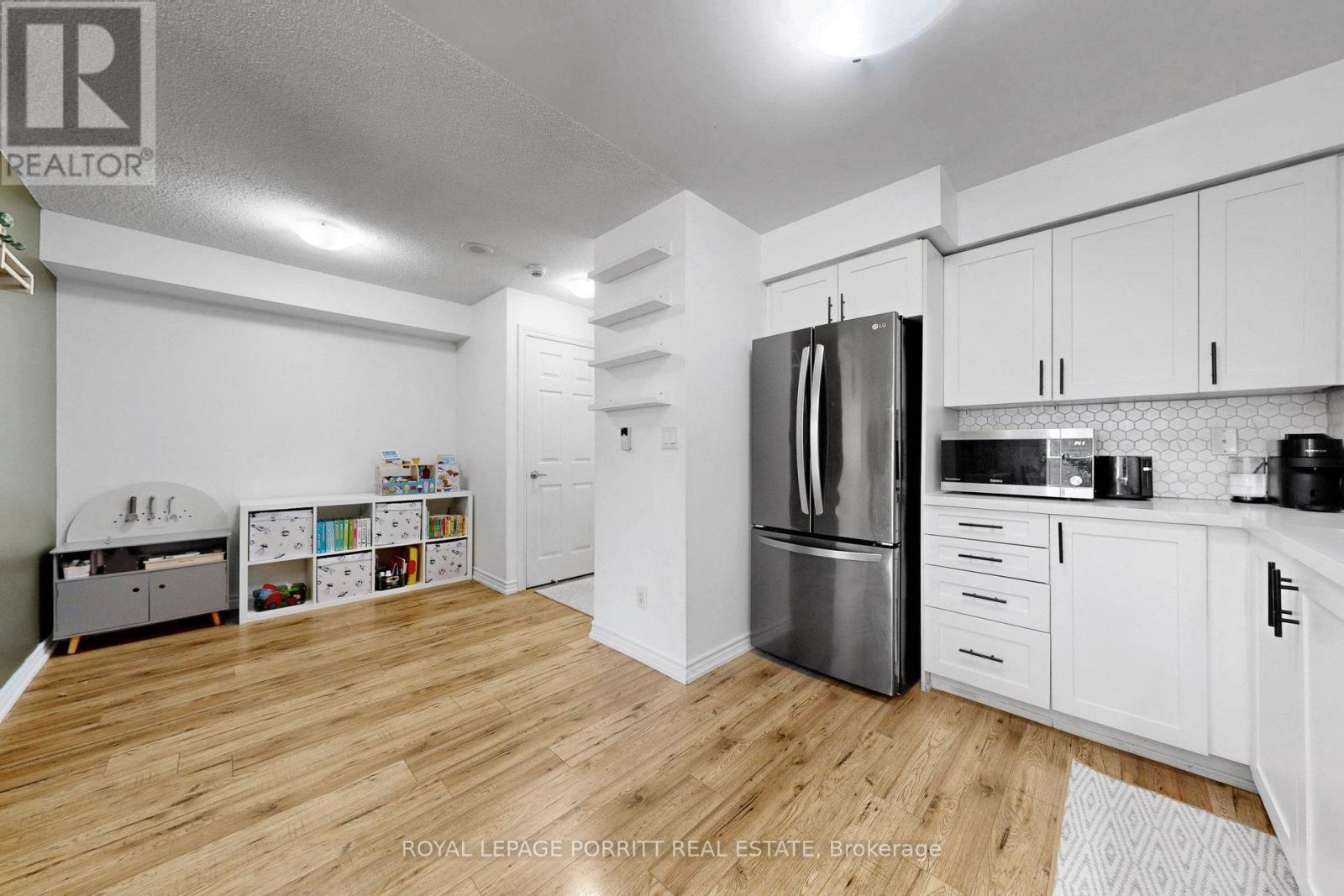 












927 - 3888 DUKE OF YORK BOULEVARD

,
Mississauga,




Ontario
L5A4P5

