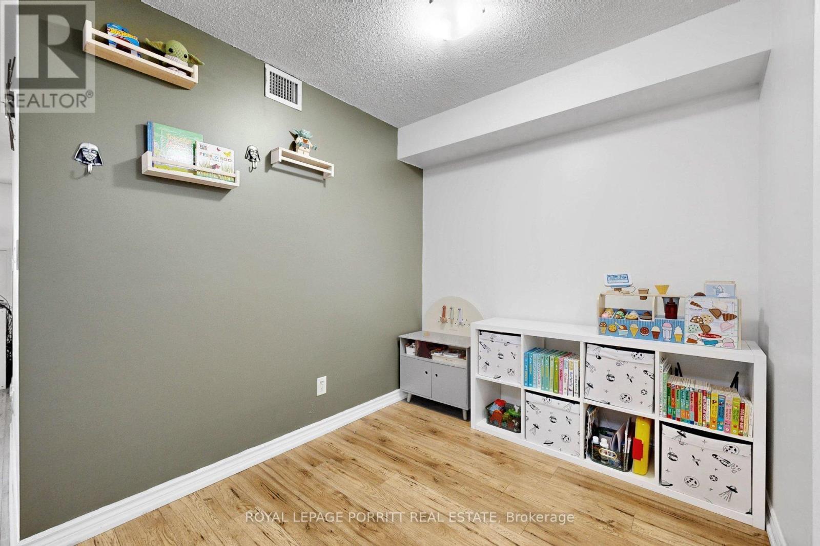 












927 - 3888 DUKE OF YORK BOULEVARD

,
Mississauga,




Ontario
L5A4P5

