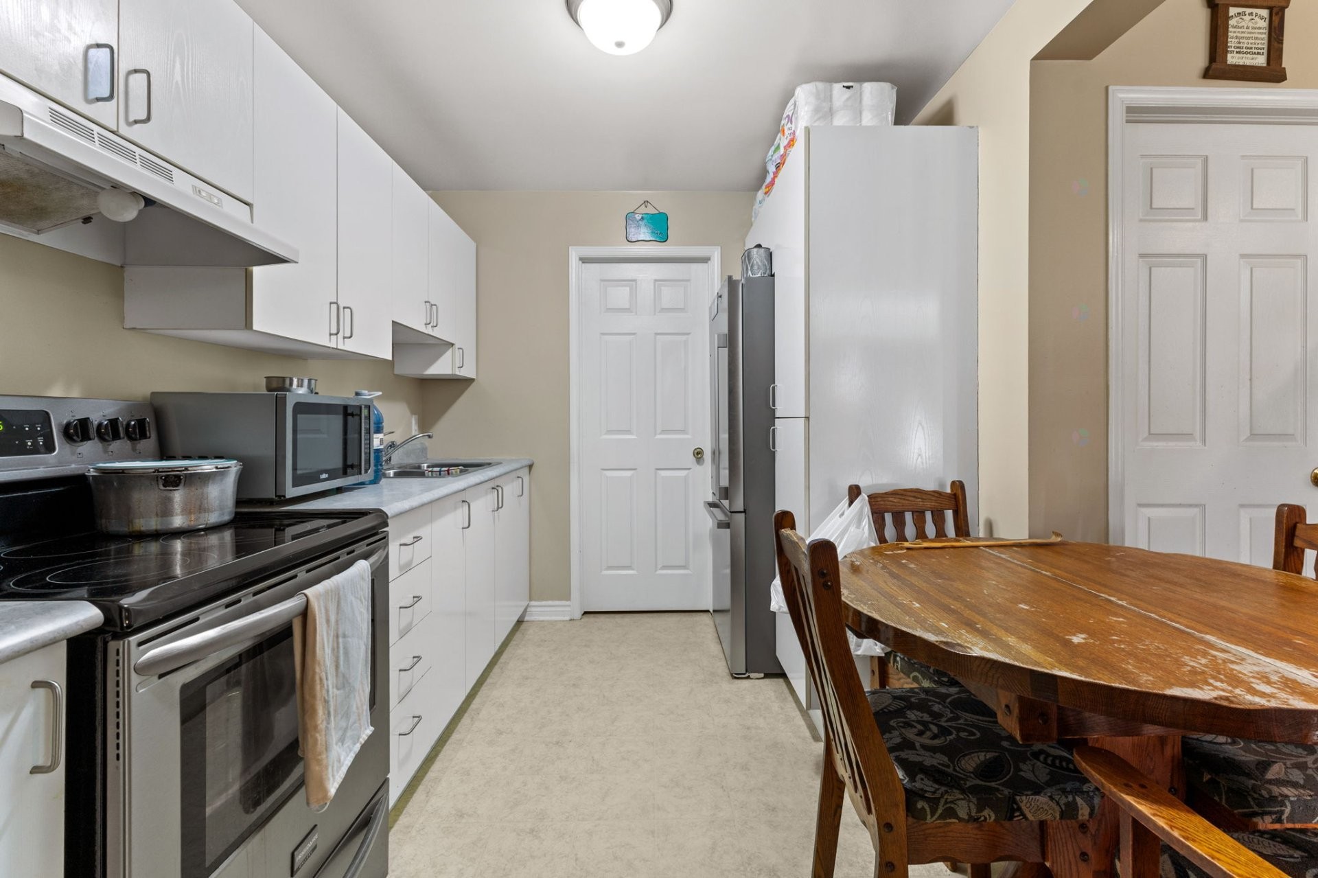 









401

 - 409


Av. de Buckingham

,
Gatineau (Buckingham),




QC
J8L2G8

