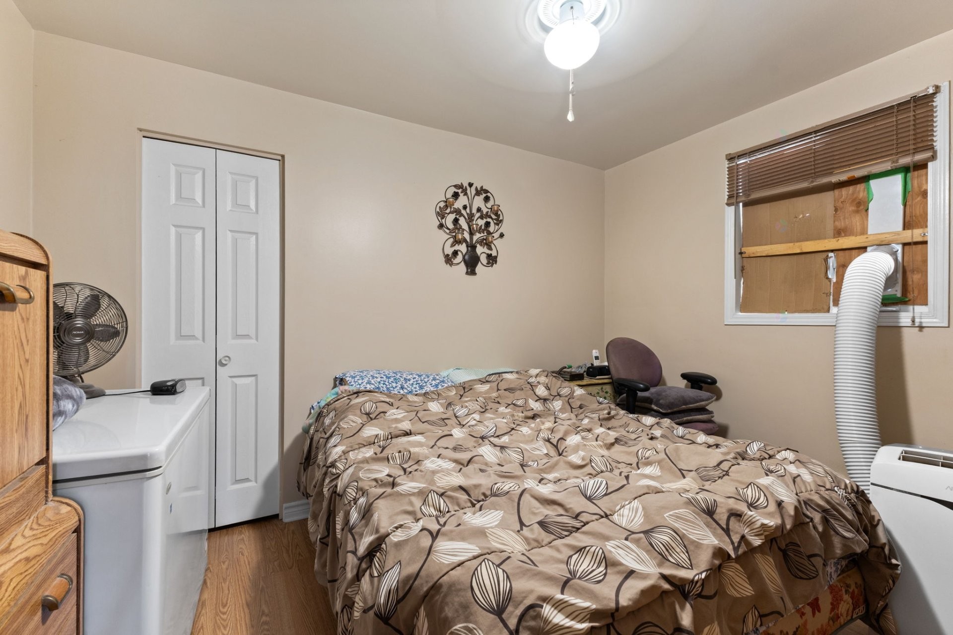 









401

 - 409


Av. de Buckingham

,
Gatineau (Buckingham),




QC
J8L2G8

