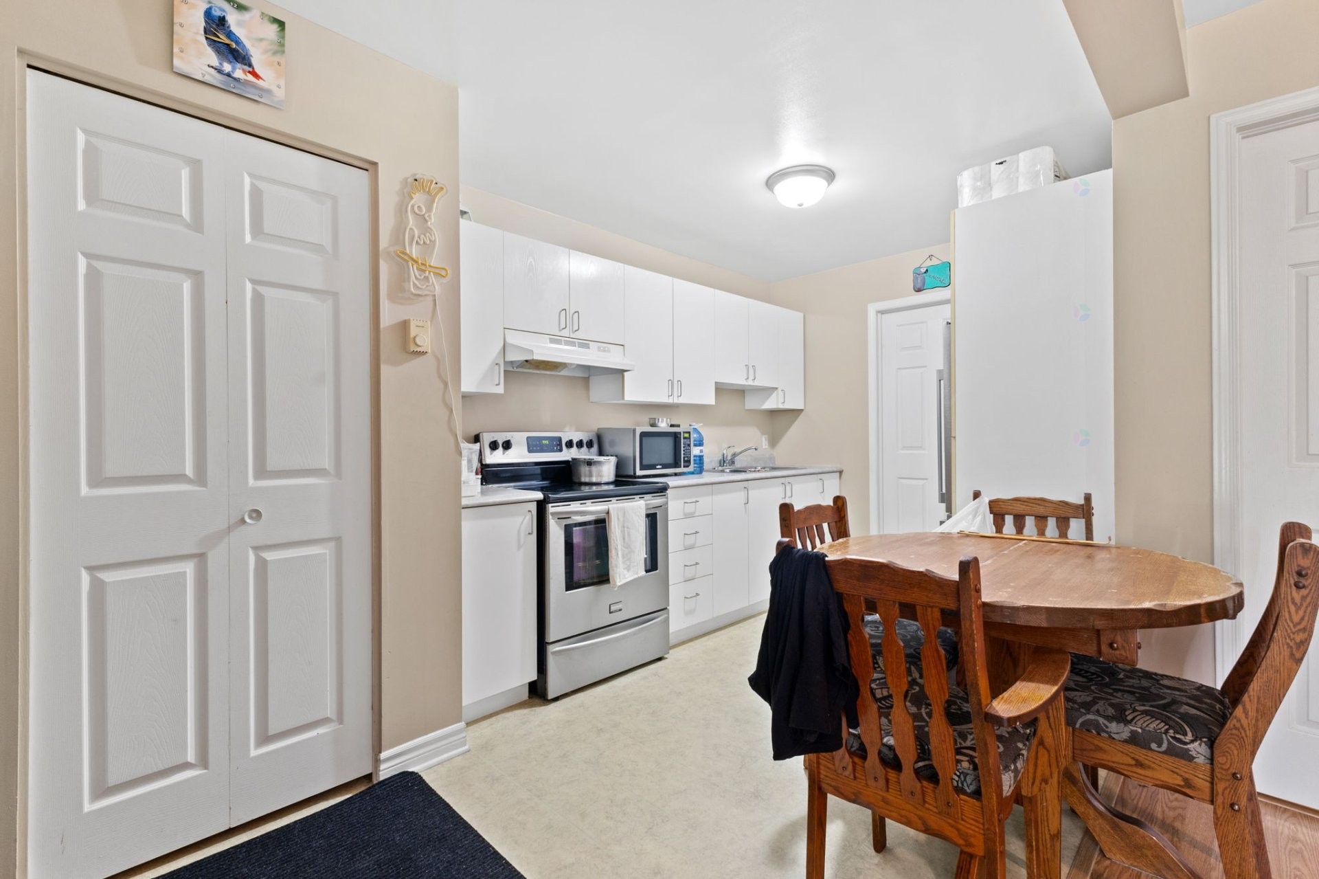 









401

 - 409


Av. de Buckingham

,
Gatineau (Buckingham),




QC
J8L2G8

