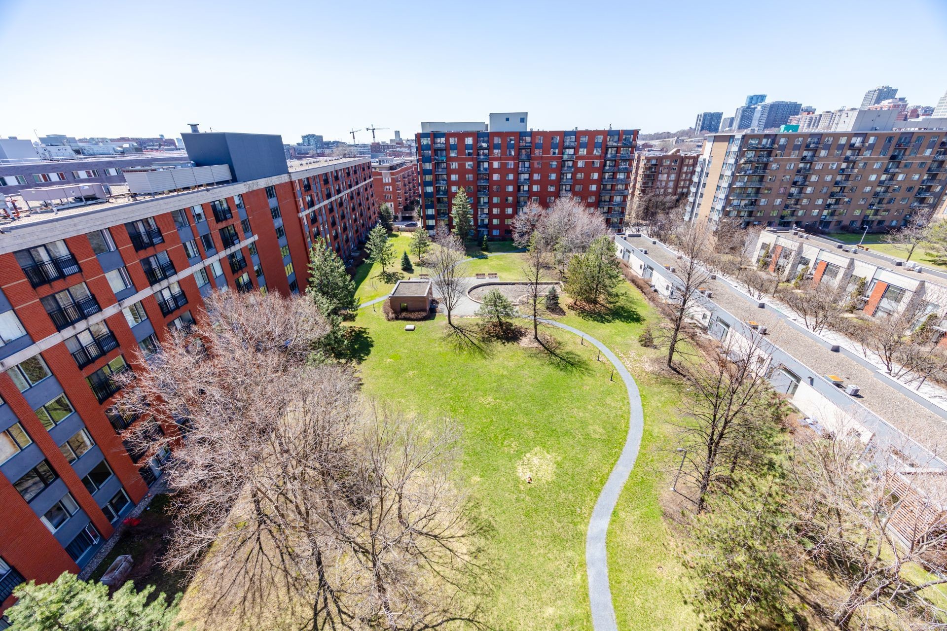 









551


Rue de la Montagne

, 704,
Montréal (Ville-Marie),




QC
H3C6S4

