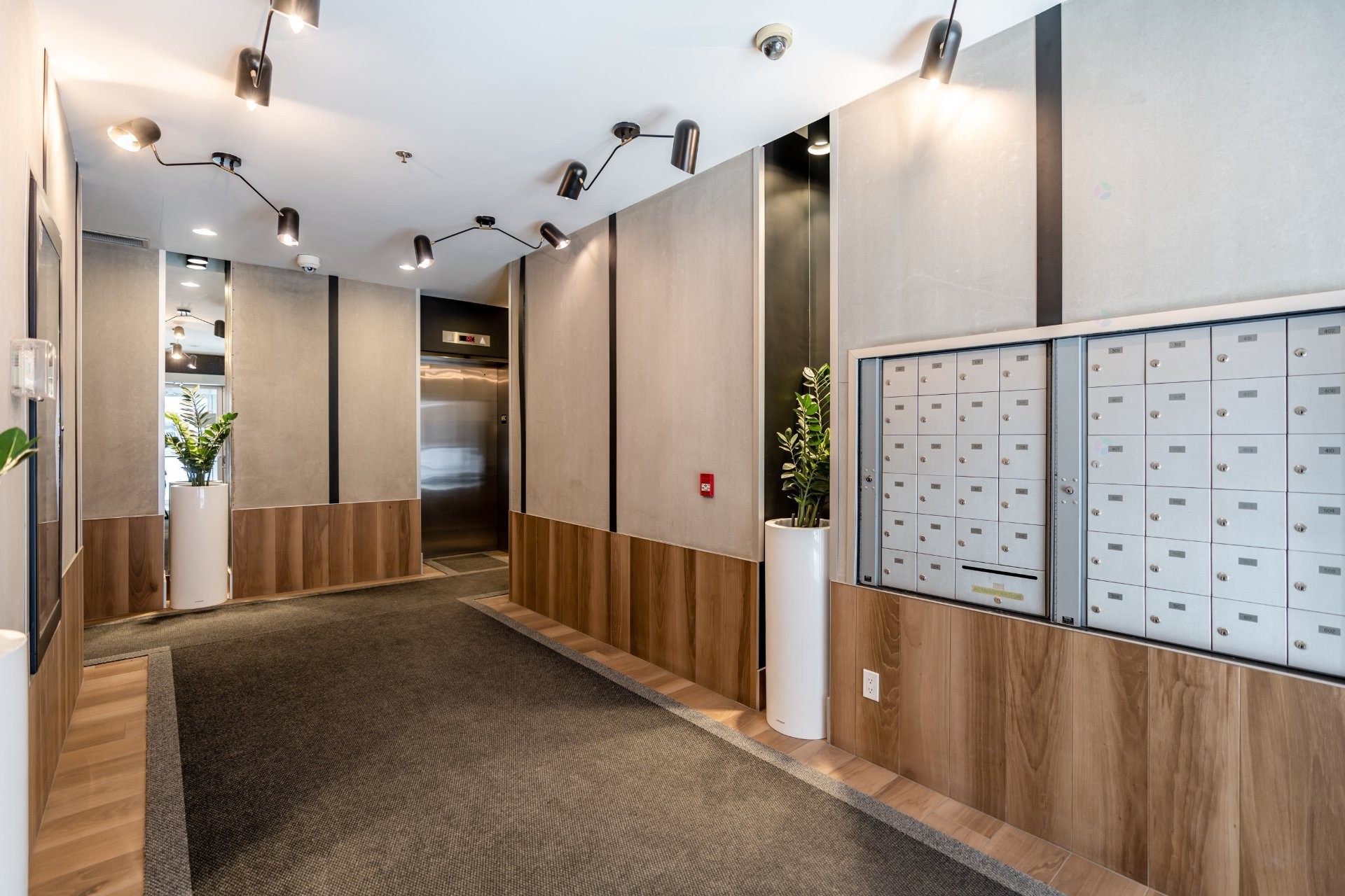 









551


Rue de la Montagne

, 704,
Montréal (Ville-Marie),




QC
H3C6S4

