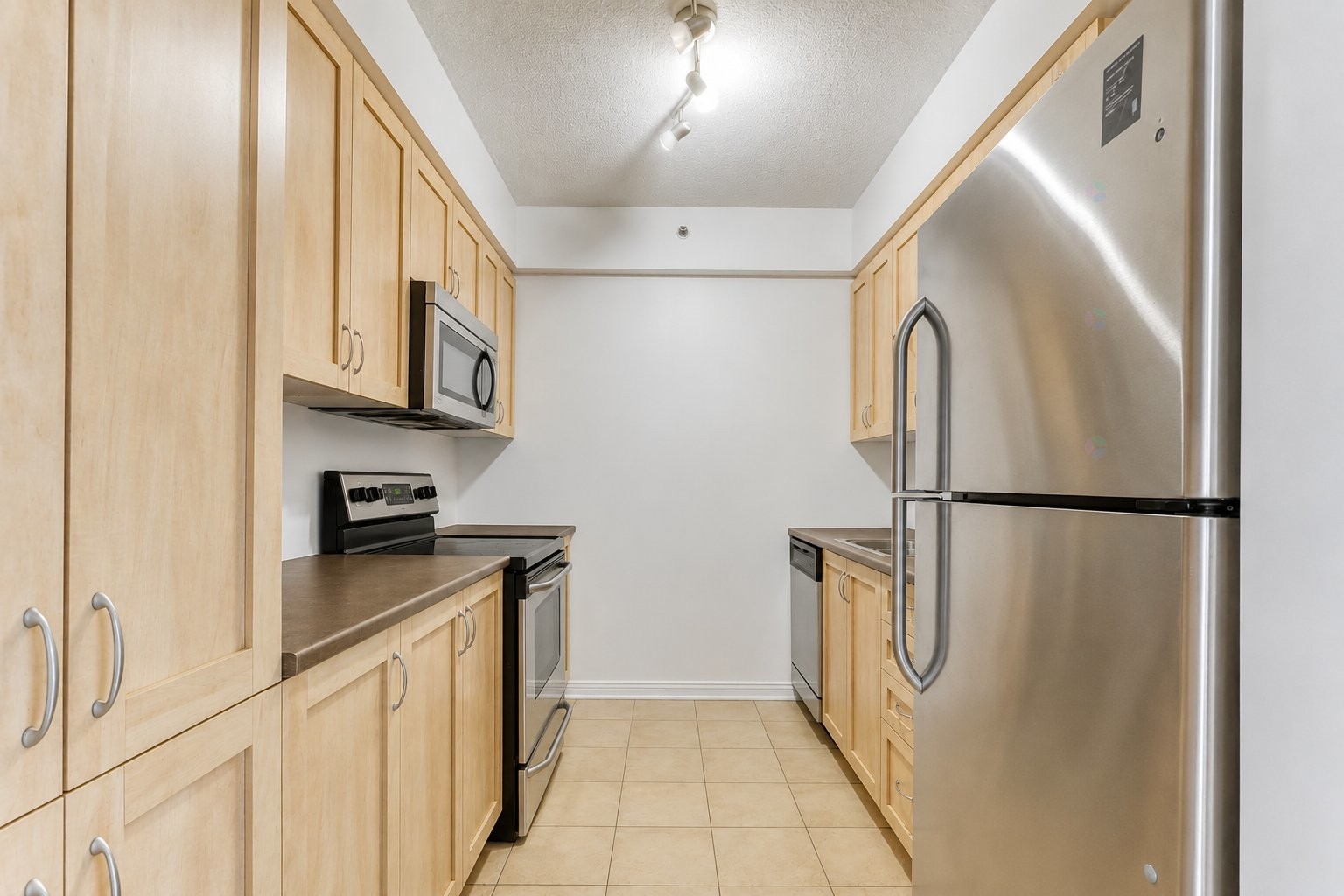 









551


Rue de la Montagne

, 704,
Montréal (Ville-Marie),




QC
H3C6S4

