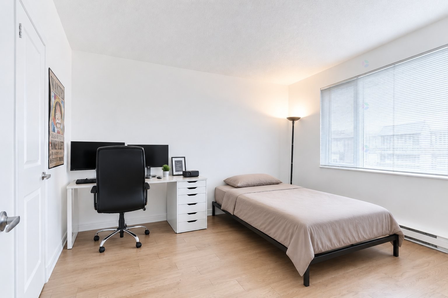 









551


Rue de la Montagne

, 704,
Montréal (Ville-Marie),




QC
H3C6S4

