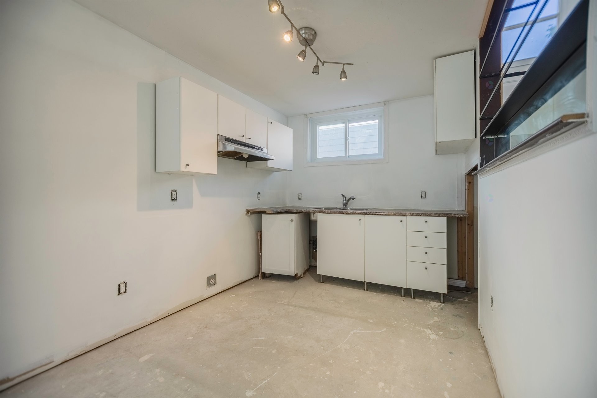 









2012

 - 2014


Rue St-Pierre

,
Longueuil (Le Vieux-Longueuil),




QC
J4P3K6

